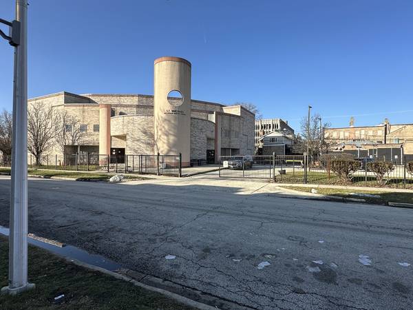 4111 W Monroe ST, Chicago, IL 60624