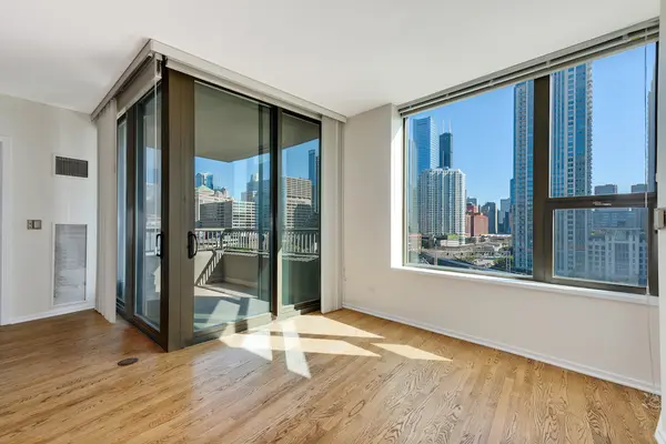 501 N Clinton ST #1004, Chicago, IL 60654