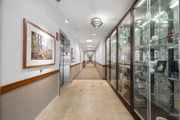 1247 Rickert DR #B, Naperville, IL 60540