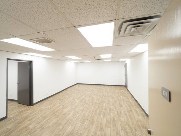 1043 S YORK RD #107, Bensenville, IL 60106