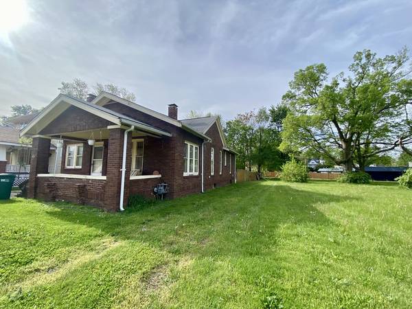 657 W Wood ST, Decatur, IL 62522