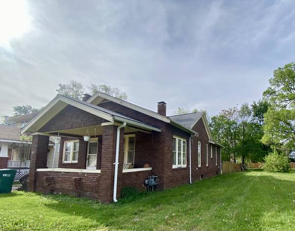 657 W Wood ST, Decatur, IL 62522