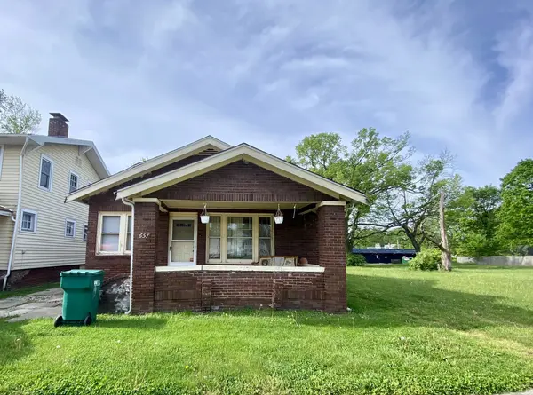 657 W Wood ST, Decatur, IL 62522