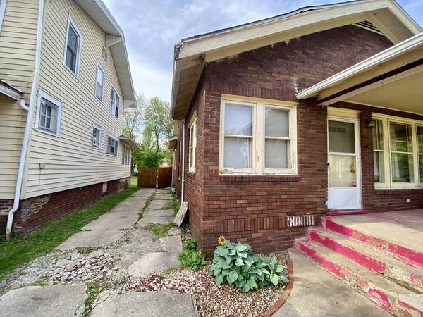657 W Wood ST, Decatur, IL 62522