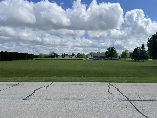 2434 N 4220th RD, Sheridan, IL 60551
