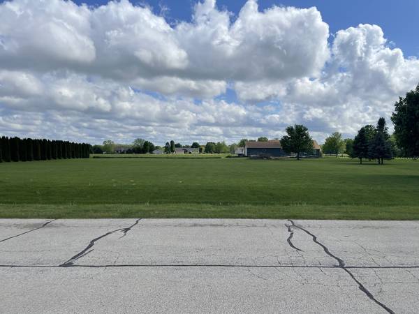2434 N 4220th RD, Sheridan, IL 60551