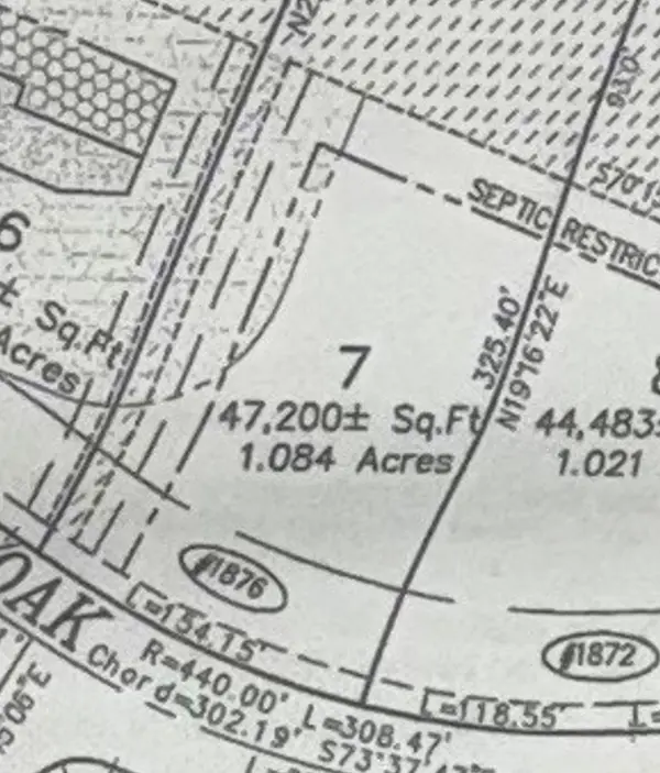 1876 Red Oak LN, Spring Grove, IL 60081