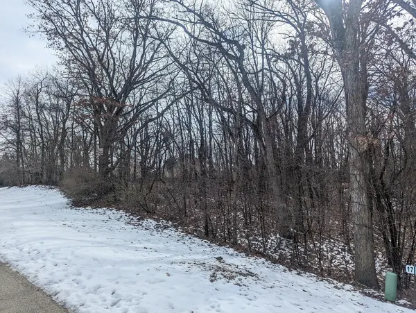1711 Cedar LN, Spring Grove, IL 60081