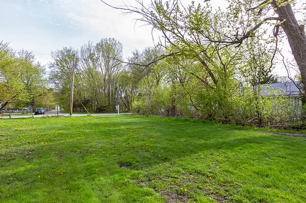 28406 W Park AVE, Wauconda, IL 60084