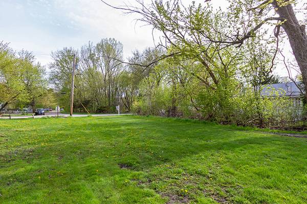 28406 W Park AVE, Wauconda, IL 60084