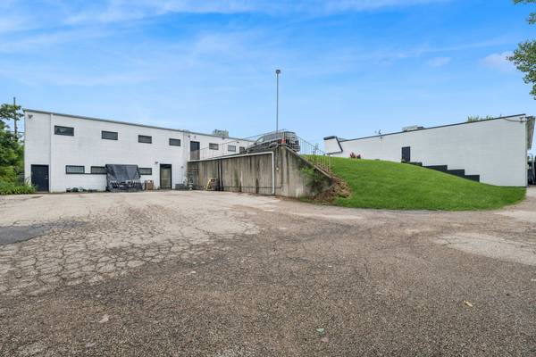 28662 W Northwest HWY, Lake Barrington, IL 60010