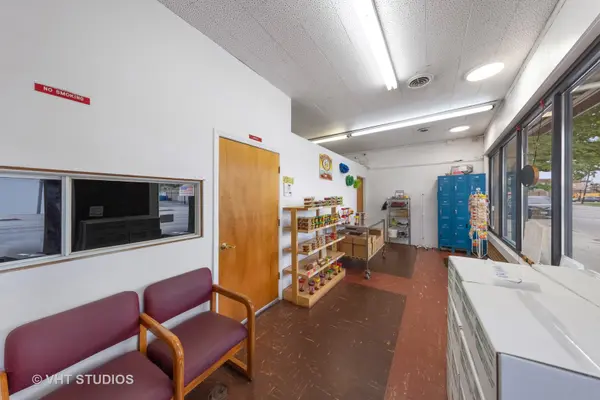 4933-4935 W Fullerton AVE, Chicago, IL 60639