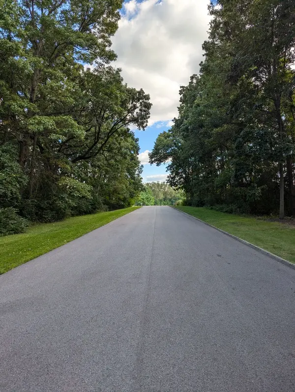 10817 Hill Crest LN, Marengo, IL 60152