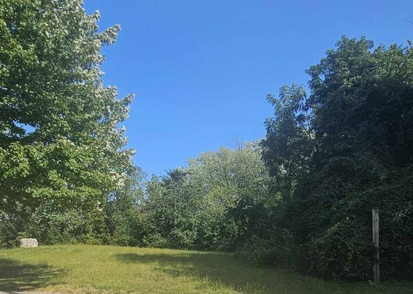 405 WOODLAND TRL, Lindenhurst, IL 60046