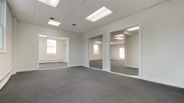 148 S Northwest HWY #103, Barrington, IL 60010