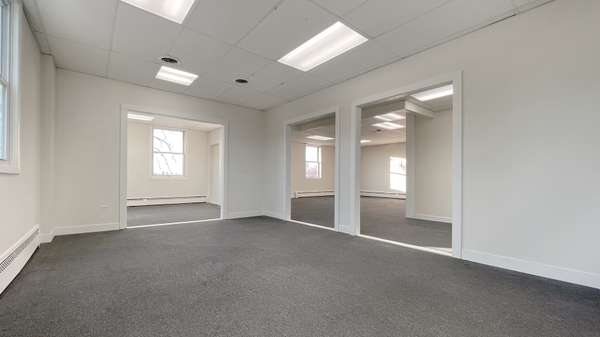 148 S Northwest HWY #103, Barrington, IL 60010