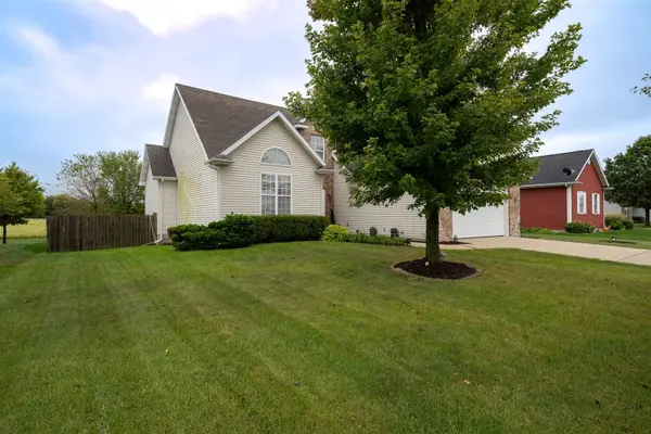 20 Fedor CIR, Bloomington, IL 61705