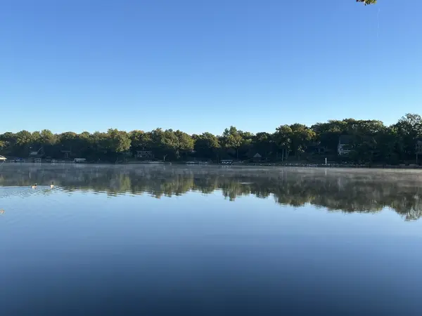 1 Holiday DR, Lake Holiday, IL 60552