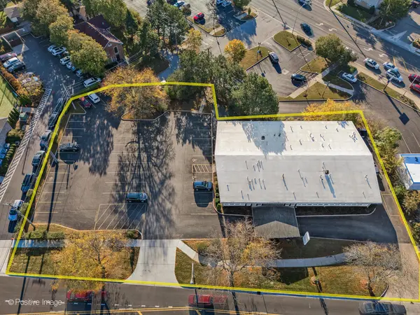 9631 Gross Point RD, Skokie, IL 60076