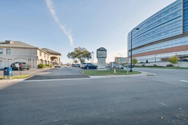 1600 W Dempster ST, Park Ridge, IL 60068