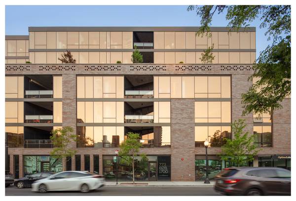 3460 N Broadway ST, Chicago, IL 60657