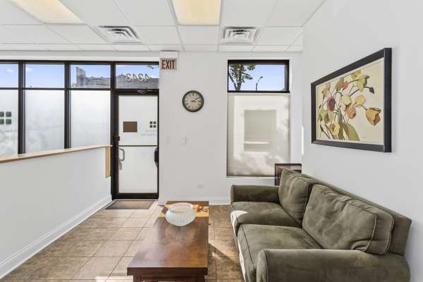 4343 N Western AVE #C1, Chicago, IL 60618
