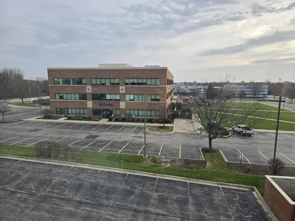 2272 95th ST #310, Naperville, IL 60564