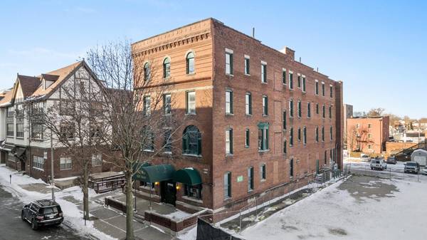 112 W Hill ST, Champaign, IL 61820