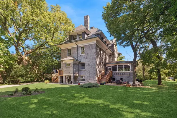 1232 Ridge AVE, Evanston, IL 60202