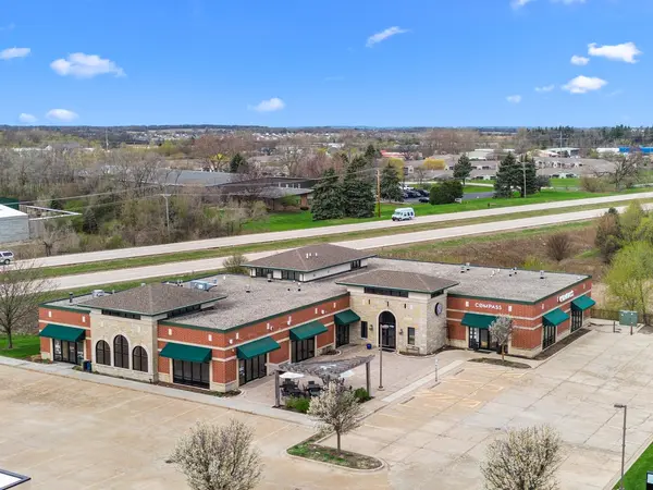 11701 Catalpa LN, Woodstock, IL 60098