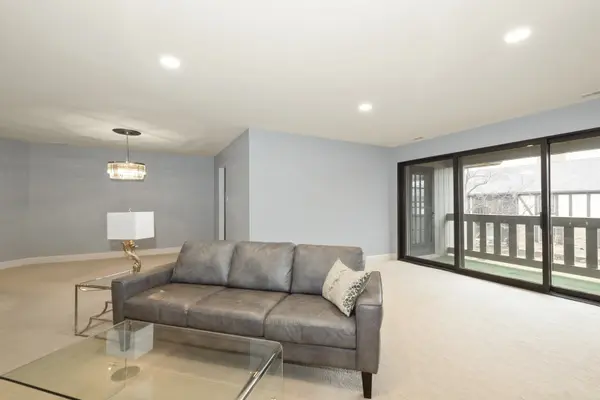 7920 W Lakeview CT #2B, Palos Heights, IL 60463