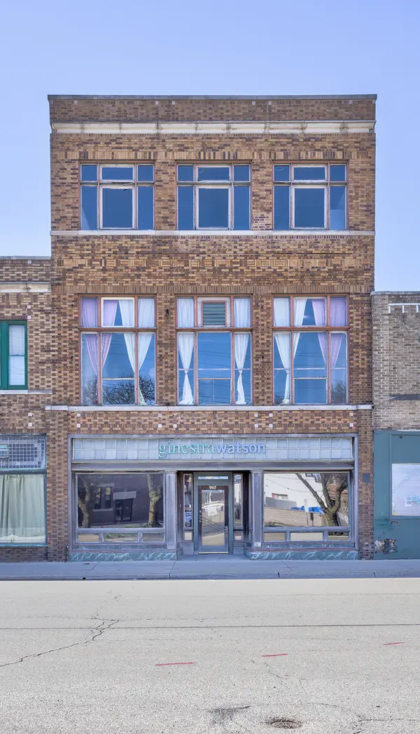 907 E State ST, Rockford, IL 61104