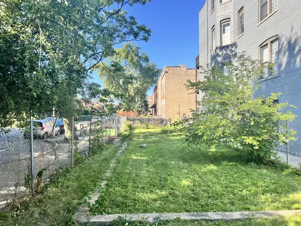 2224 W Taylor ST, Chicago, IL 60612