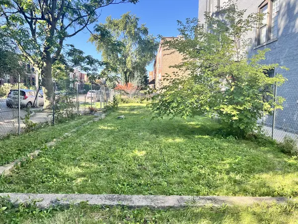 2224 W Taylor ST, Chicago, IL 60612