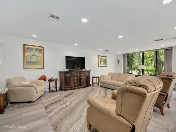 1409 Burr Oak RD #112A, Hinsdale, IL 60521