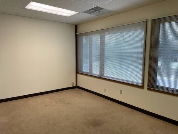 217 N McLean BLVD #D, Elgin, IL 60123