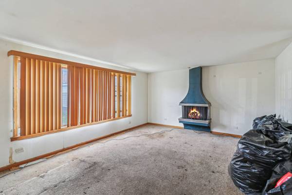 9226 S Harding AVE, Evergreen Park, IL 60805