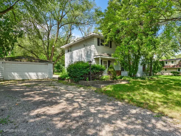 5107 N Arlington Heights RD, Long Grove, IL 60047