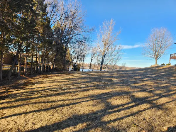 1285 Lake Holiday DR, Sandwich, IL 60548