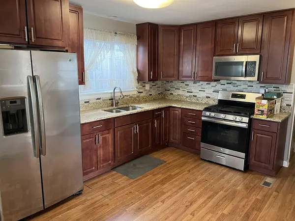 4929 Oakton ST, Skokie, IL 60077