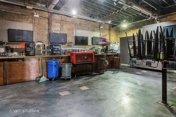 6122 N CLARK ST, Chicago, IL 60660