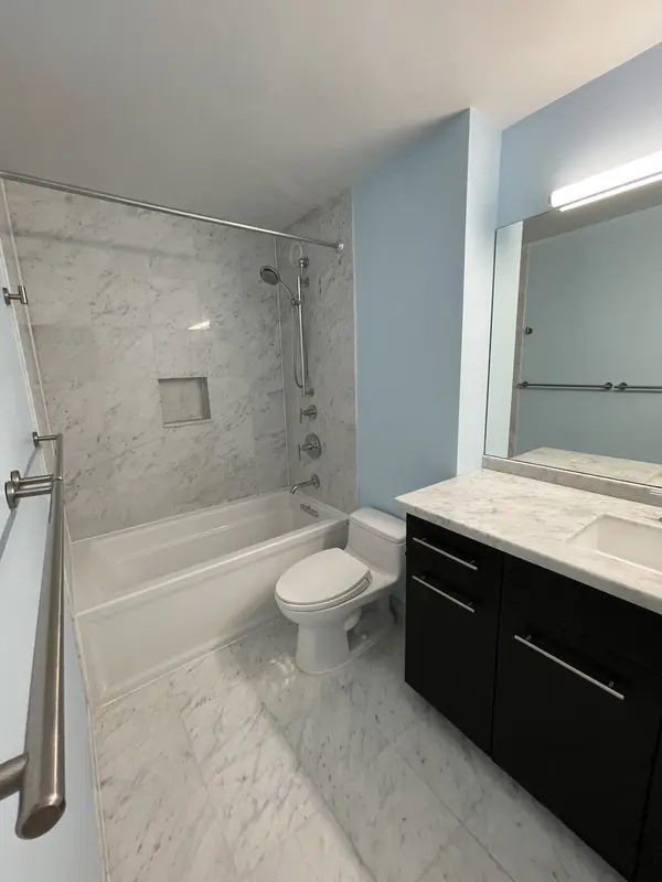 211 E OHIO ST #1013, Chicago, IL 60611