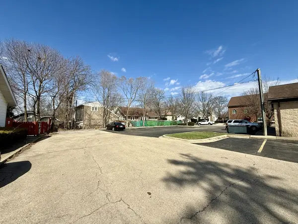 818 E New York ST, Aurora, IL 60505