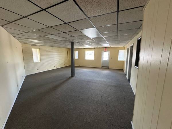 181 S Northwest Highway, Cary, IL 60013