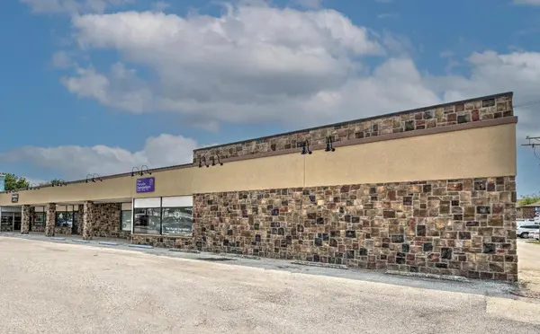 350 N Locust ST #E, Manteno, IL 60950