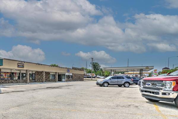 350 N Locust ST #E, Manteno, IL 60950