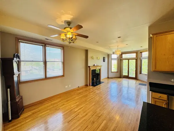 4242 S Vincennes AVE #2, Chicago, IL 60653