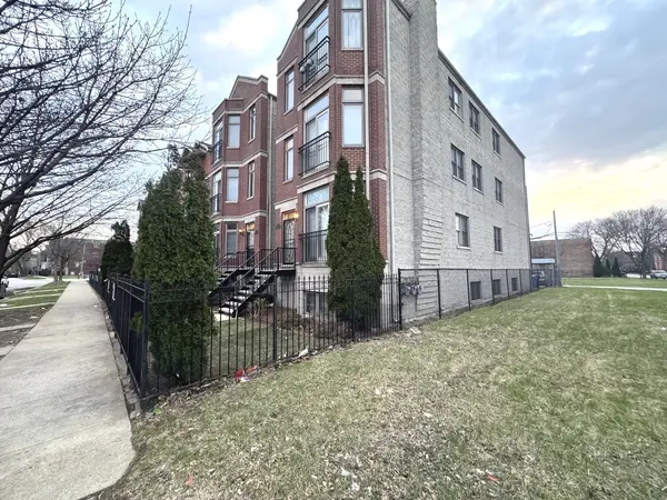 4242 S Vincennes AVE #2, Chicago, IL 60653