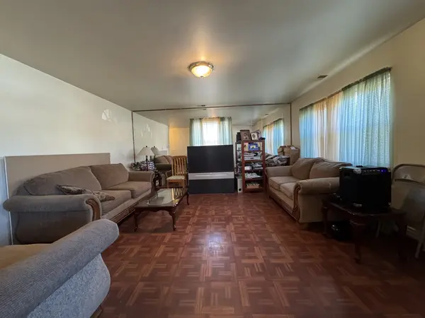 1946 Beacon CT, Chicago Heights, IL 60411