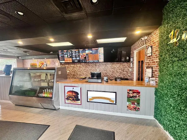 908 E Roosevelt RD, Lombard, IL 60148